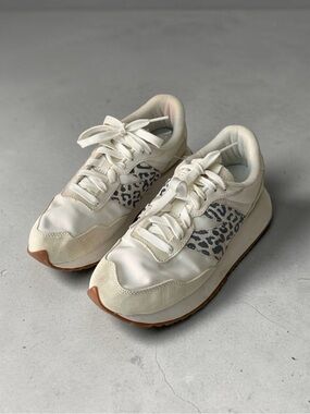 NEW BALANCE Women's 237 Leopard Logo Retro Lifestyle Sneakers